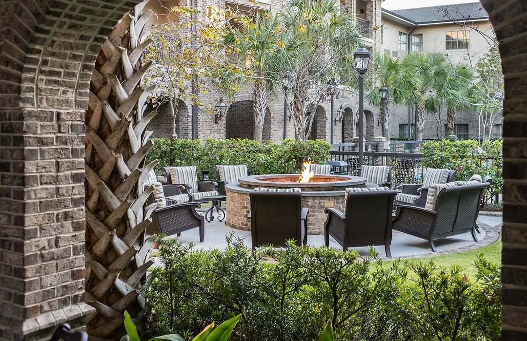 Courtyard Charleston Mount Pleasant-1